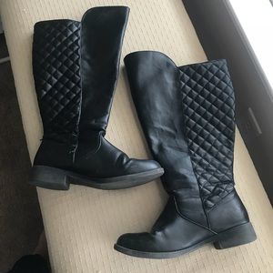 Black quilted patterned wide calf boots